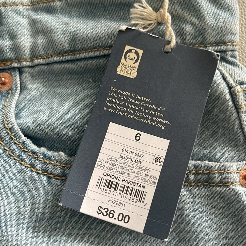 Women's Mid-Rise Boyfriend Jeans - Universal Thread Light Wash size 6